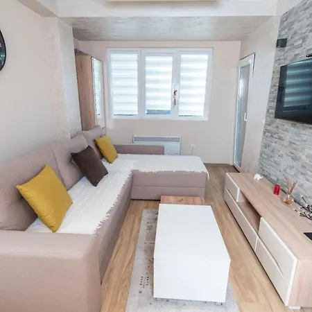 Aparman Mila Lux Apartment