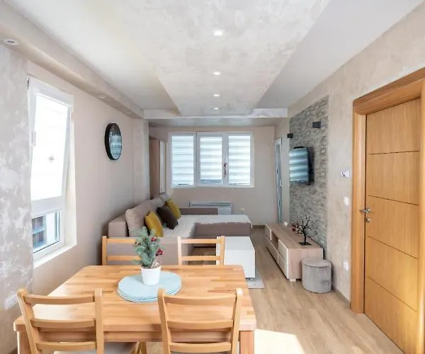 Aparman Mila Lux Апартаменты *